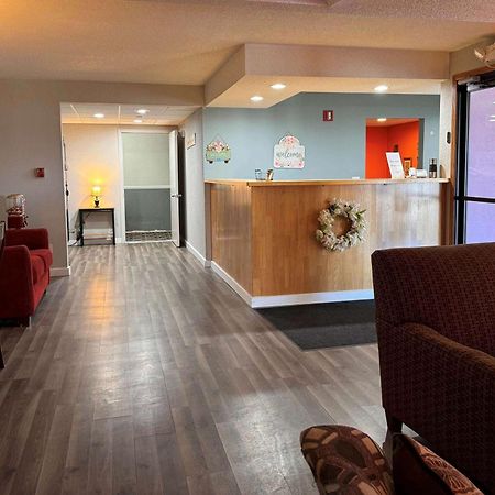 Sauk River Inn & Suites, A Travelodge By Wyndham Sauk Centre Exterior photo