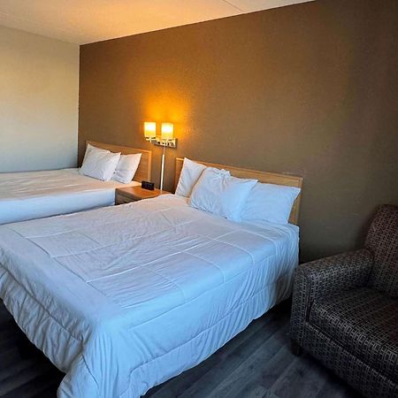 Sauk River Inn & Suites, A Travelodge By Wyndham Sauk Centre Exterior photo