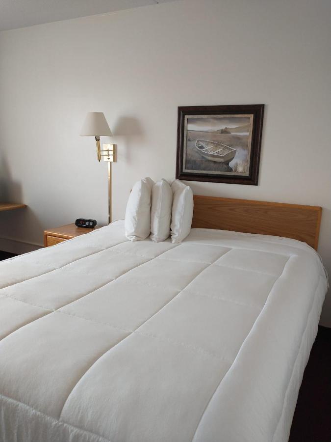 Sauk River Inn & Suites, A Travelodge By Wyndham Sauk Centre Exterior photo