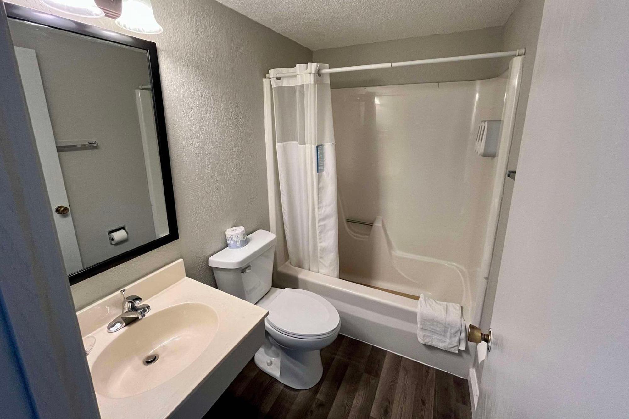 Sauk River Inn & Suites, A Travelodge By Wyndham Sauk Centre Exterior photo