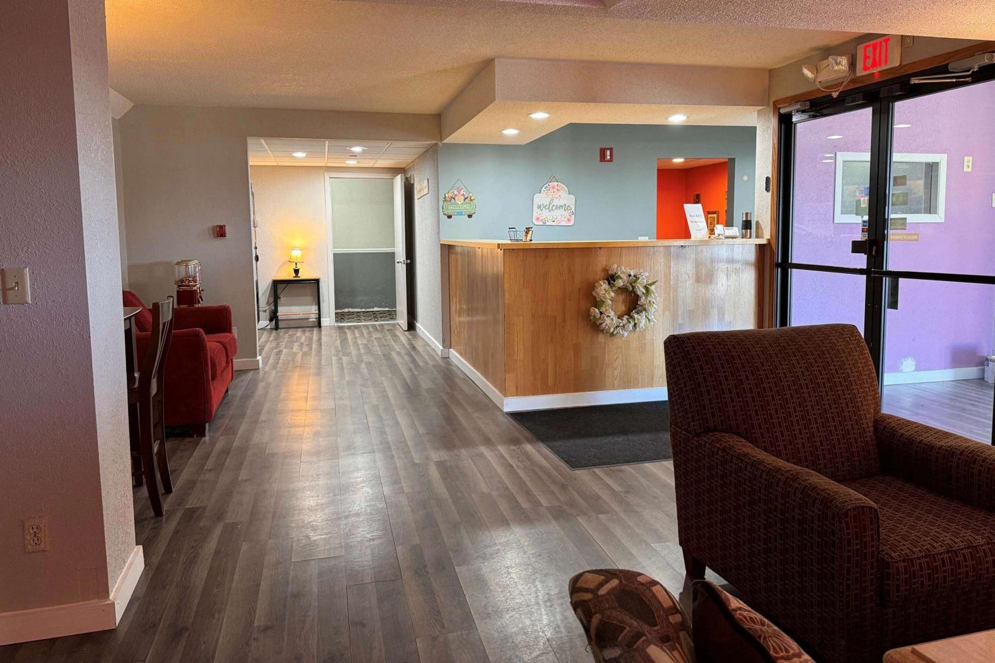 Sauk River Inn & Suites, A Travelodge By Wyndham Sauk Centre Exterior photo