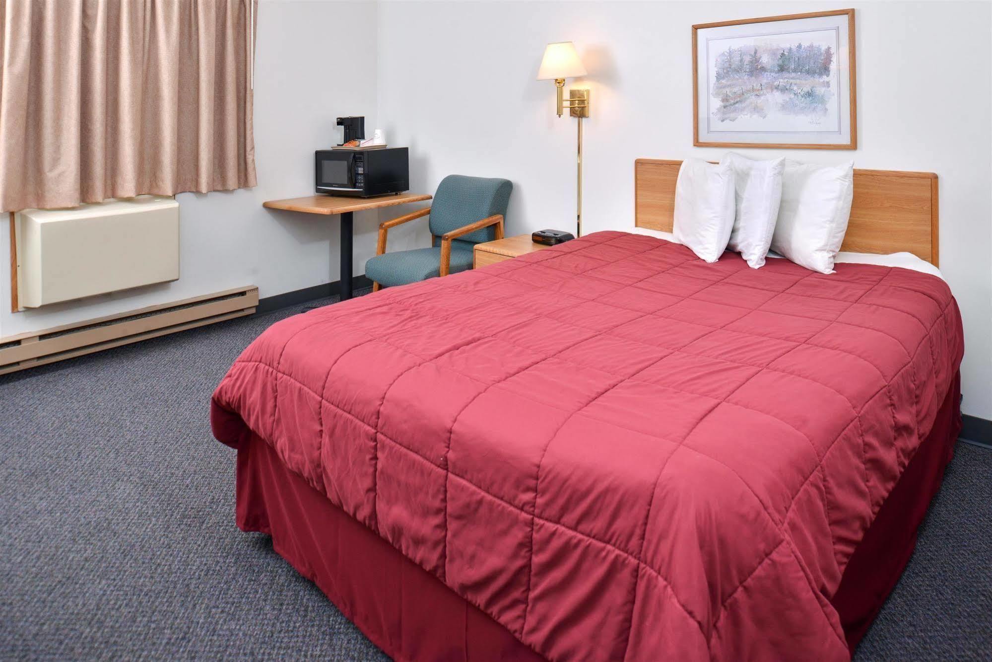 Sauk River Inn & Suites, A Travelodge By Wyndham Sauk Centre Exterior photo