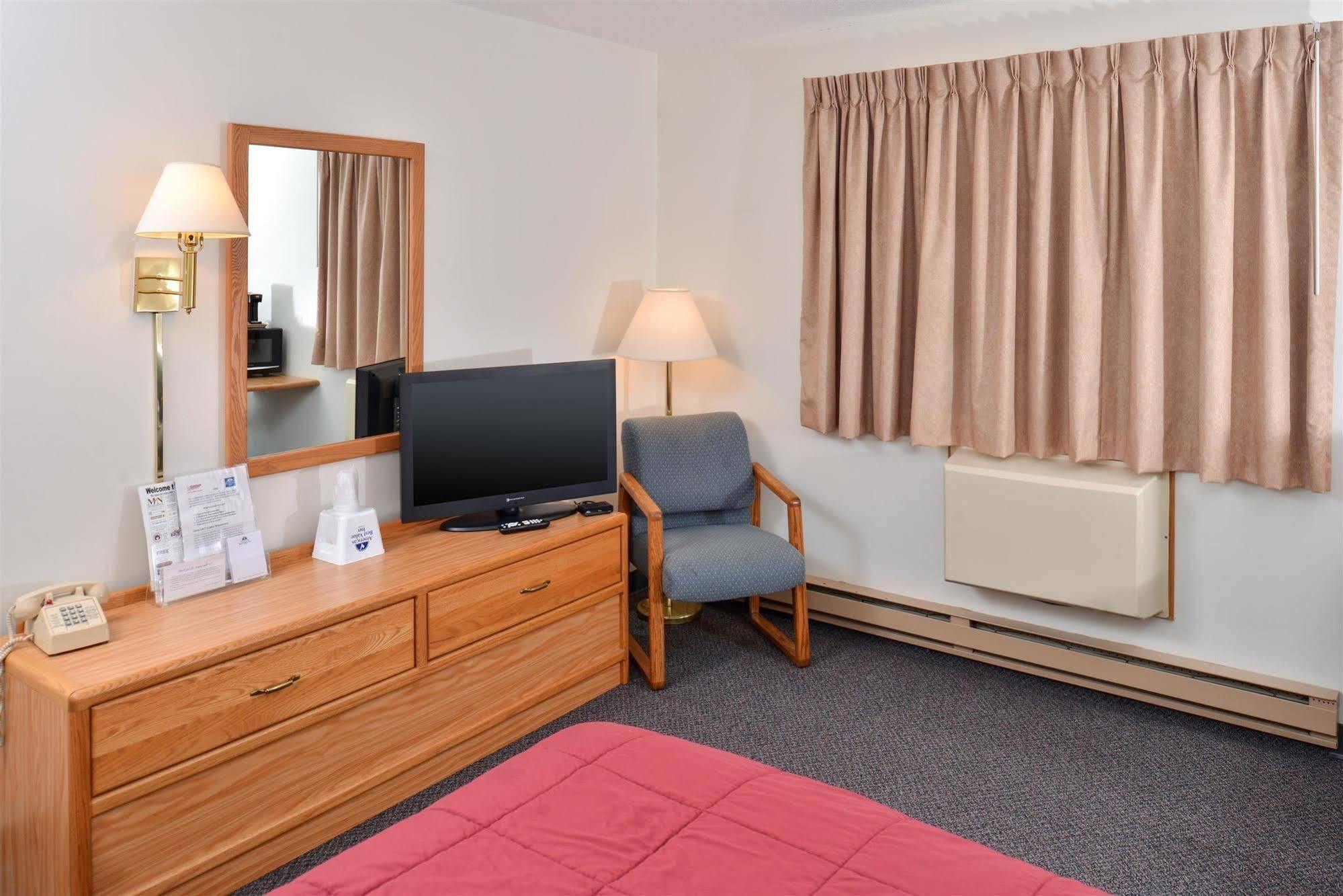 Sauk River Inn & Suites, A Travelodge By Wyndham Sauk Centre Exterior photo