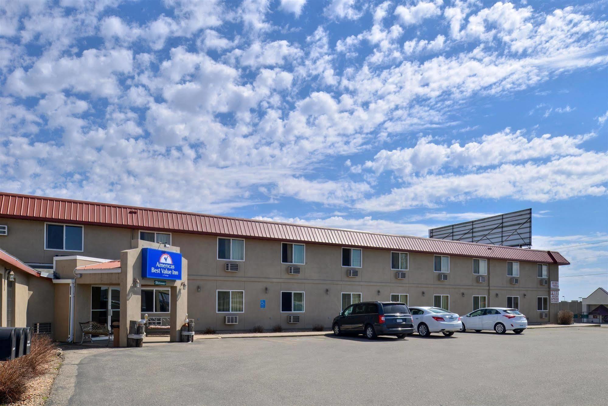Sauk River Inn & Suites, A Travelodge By Wyndham Sauk Centre Exterior photo