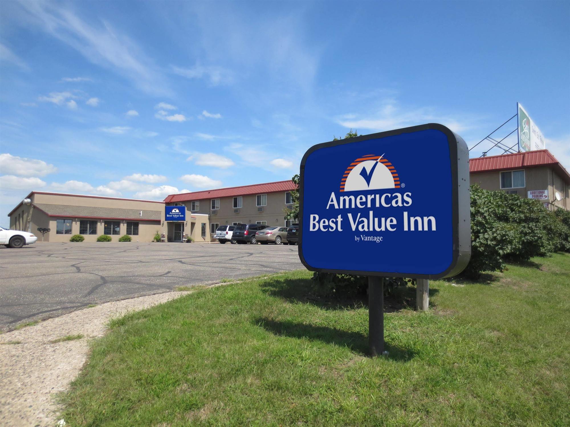 Sauk River Inn & Suites, A Travelodge By Wyndham Sauk Centre Exterior photo